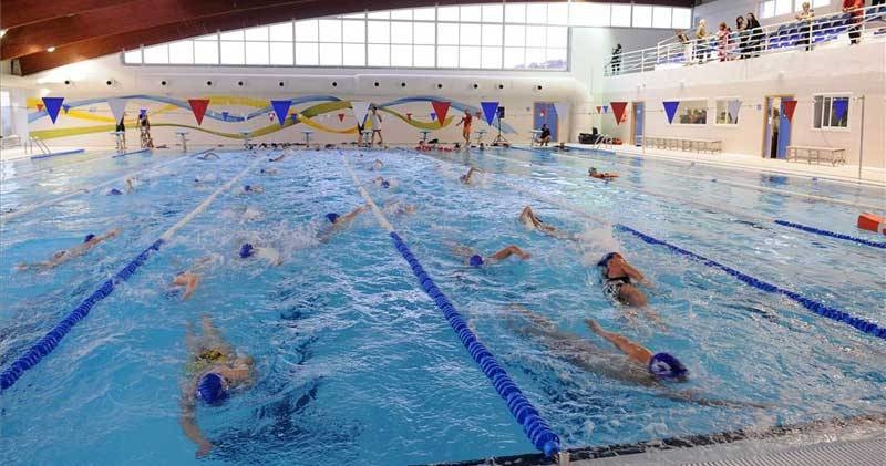 Abierto el plazo de inscripción para los cursos de natación en la piscina bioclimática de Plasencia