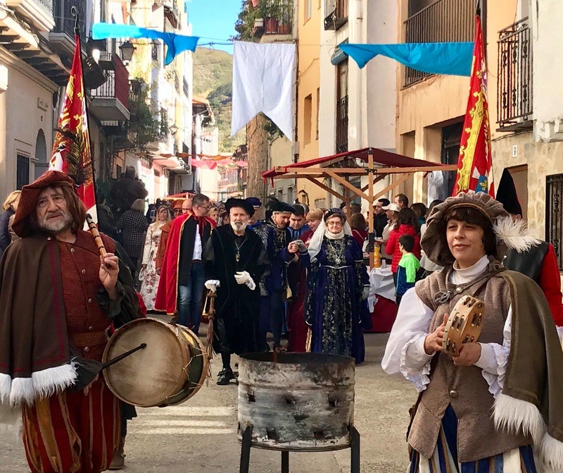Tornavacas celebra el gran mercado imperial 'Carolus Imperator'