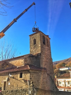 Se han finalizado los trabajos de restauración en el tejado del Auditorio de Santa Catalina de Baños de Montemayor