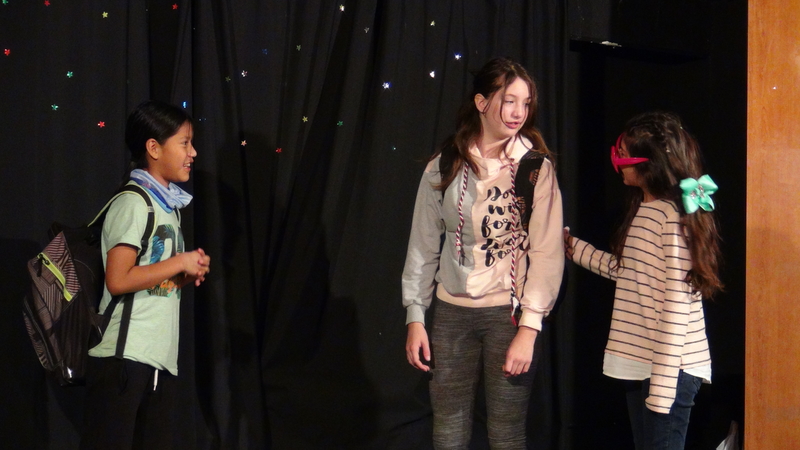 Niños de Casas del Castañar aprenden Educación Emocional a través del teatro.