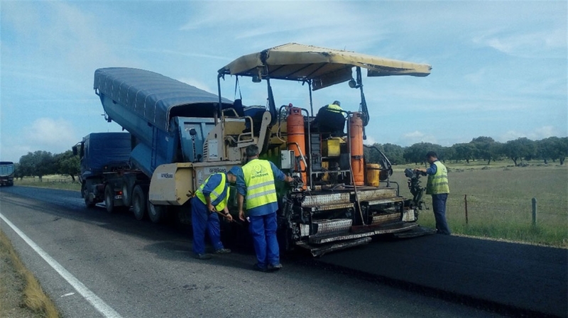 La Diputación de Cáceres rehabilita la carretera de Oliva de Plasencia a la Ex-205