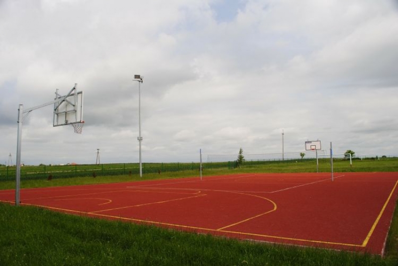 Comienza la apertura de las pistas deportivas de los barrios