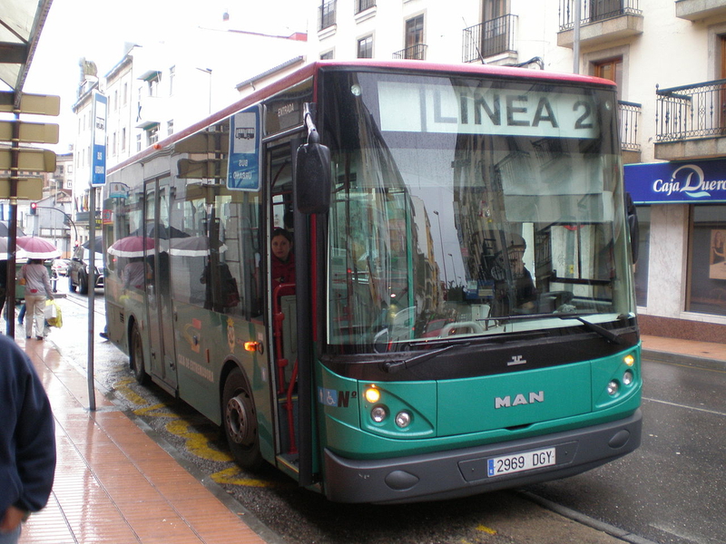 El servicio de autobuses urbanos se seguirá prestando en Plasencia gracias a un acuerdo de compensación de pérdidas con el Ayuntamiento