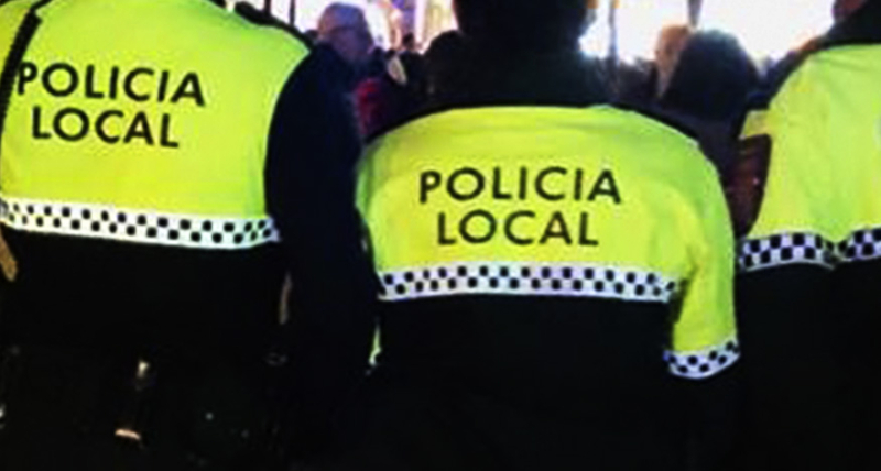 La policía Local interviene en la ocupación ilegal de una vivienda en la calle Brezo