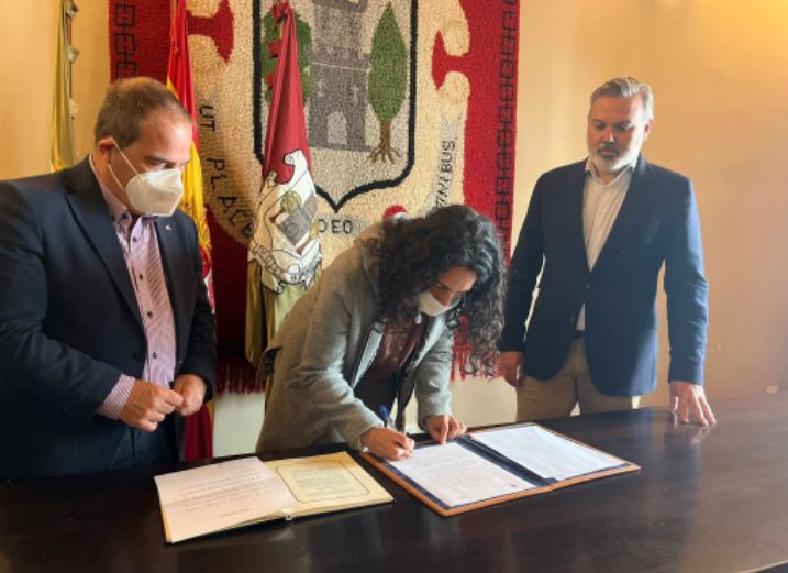 M Jesús Cámara toma posesión como nueva Archivera Municipal tras la jubilación de Sánchez Calle