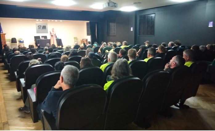 Más de un centenar de personas participan en la charla coloquio sobre accidentes laborales organizada por la Concejalía de RRHH