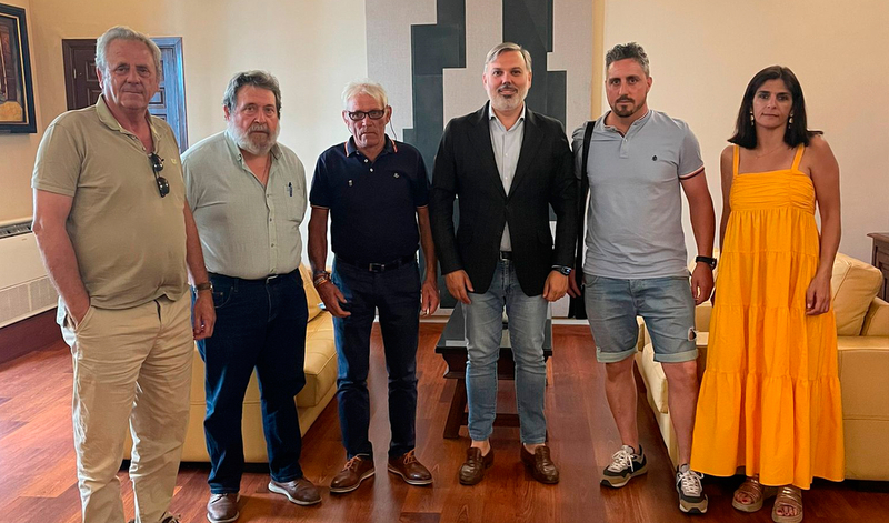El Alcalde de Plasencia muestra su apoyo a los productores de cereza del Norte Extremeño