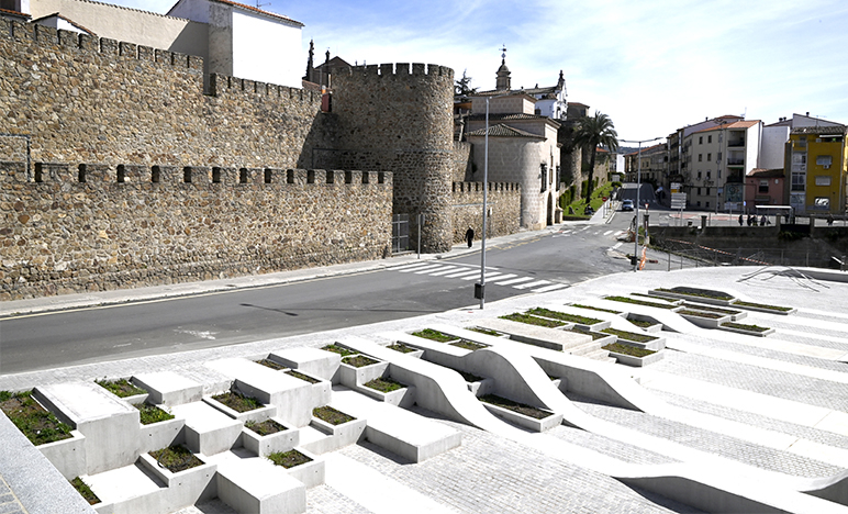 La Calle Eulogio González se cortará al tráfico del 27 al 1 de diciembre por las obras del entorno del Puente Trujillo