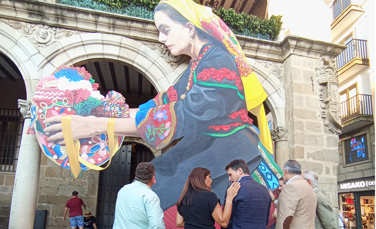 La Montehermoseña de Brea permanecerá durante agosto en la Plaza Mayor de Plasencia