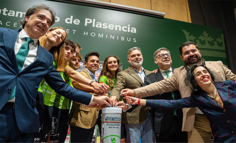 El Ayuntamiento de Plasencia recibe el reconocimiento de Ecopilas