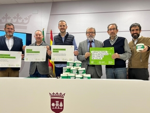 La Asociación Española contra el Cáncer presenta en Plasencia la campaña contra el cáncer de colon con el compromiso institucional 